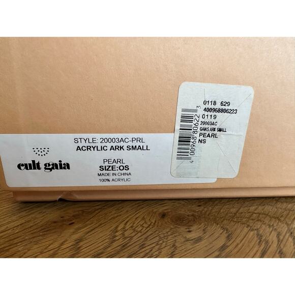 NIB CULT GAIA Acrylic Ark Small Clutch Handbag Pearl White Dustbag Card - Picture 3 of 13